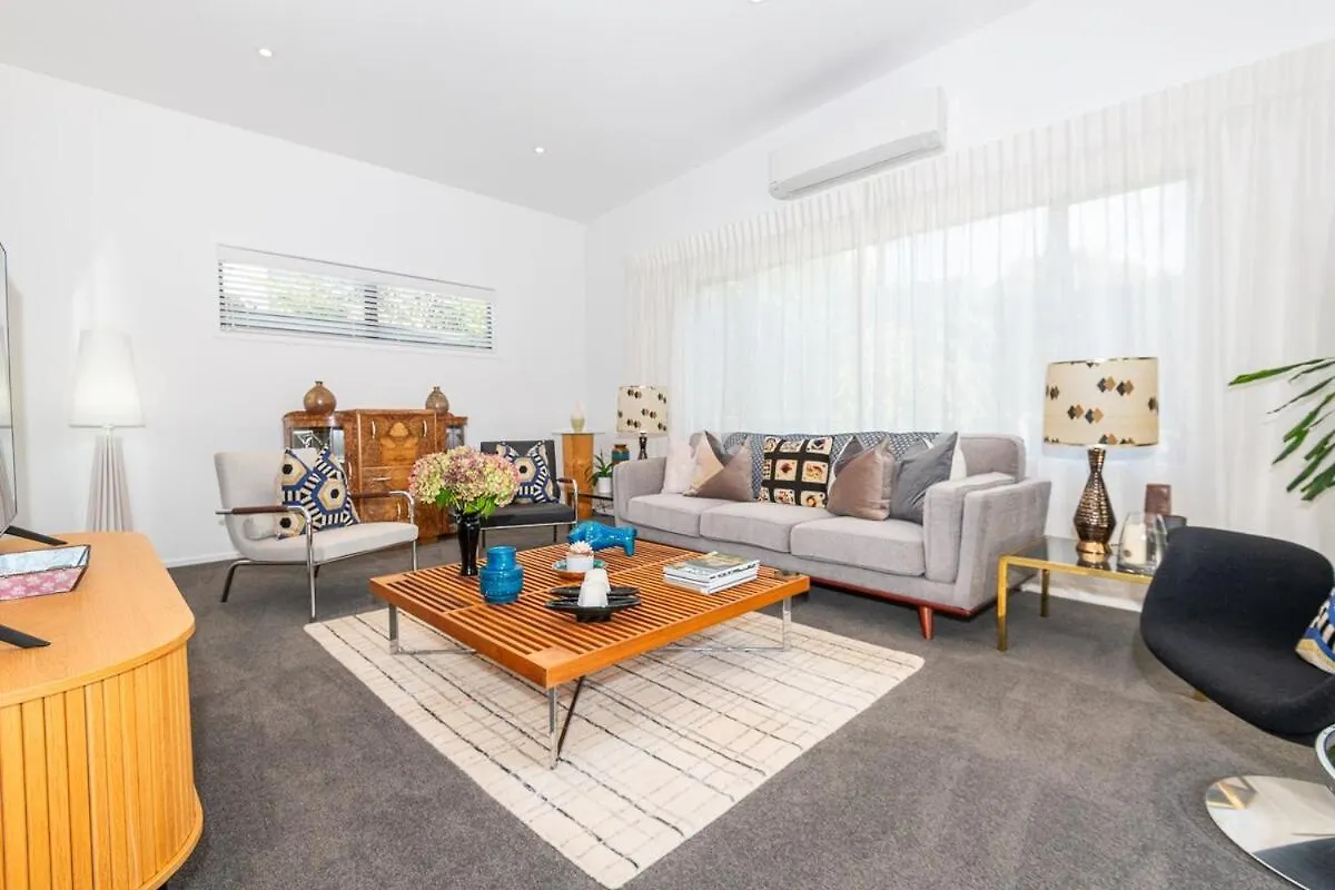 Redwoods Art House Villa Rotorua Holiday home