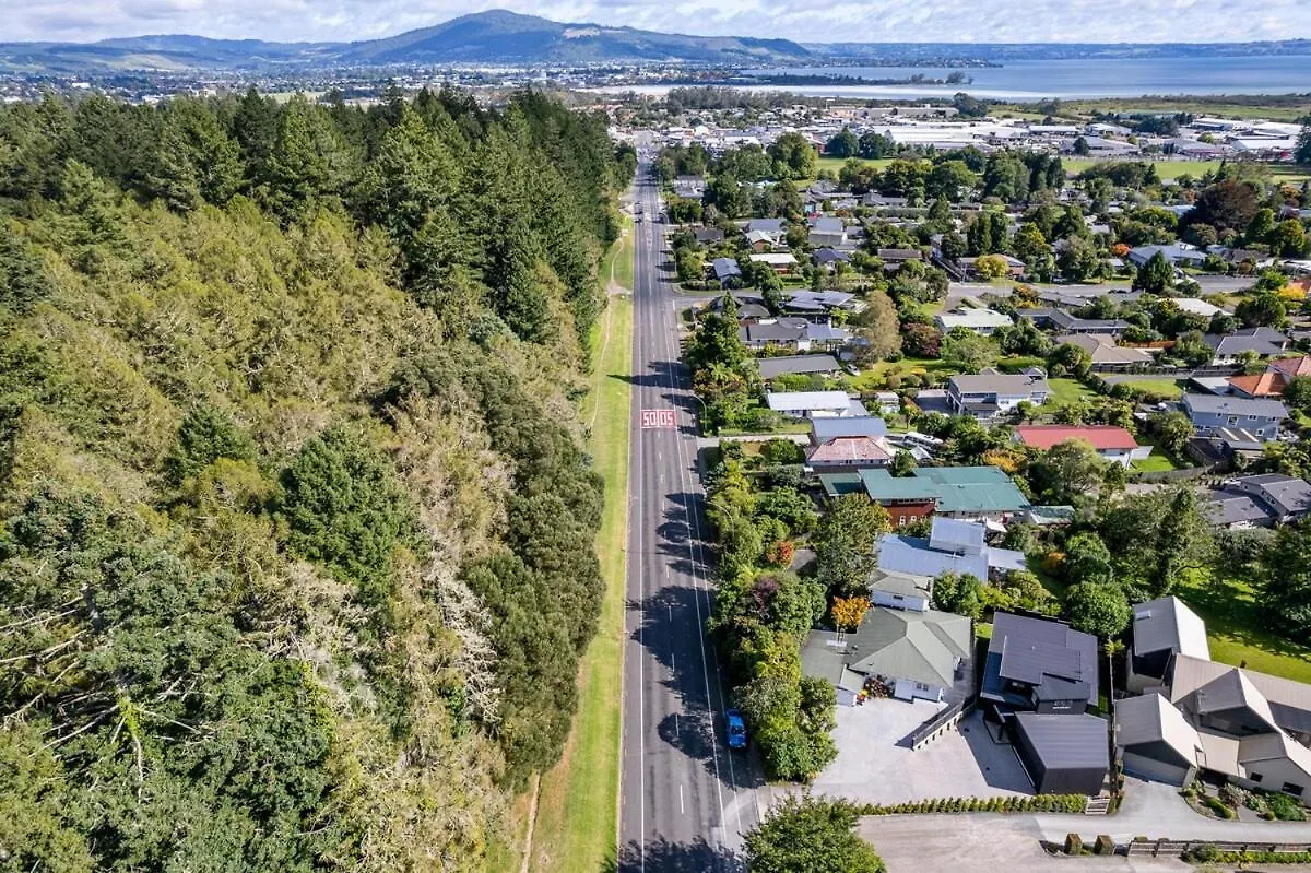 Holiday home Redwoods Art House Villa Rotorua New Zealand